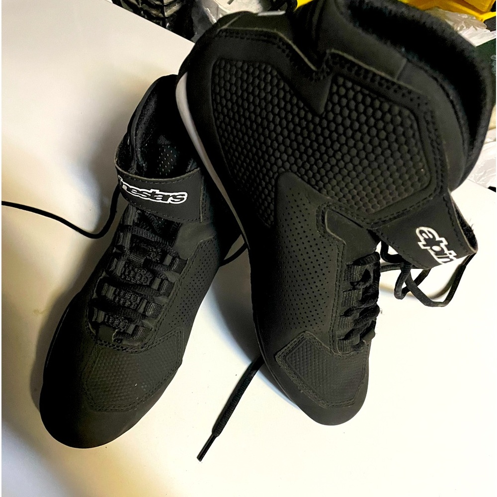 Moto boots